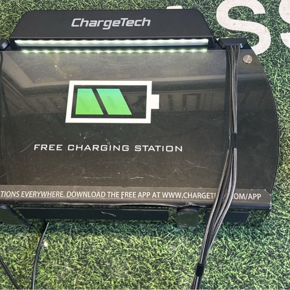 Black Charging Station - Picture 1 of 5